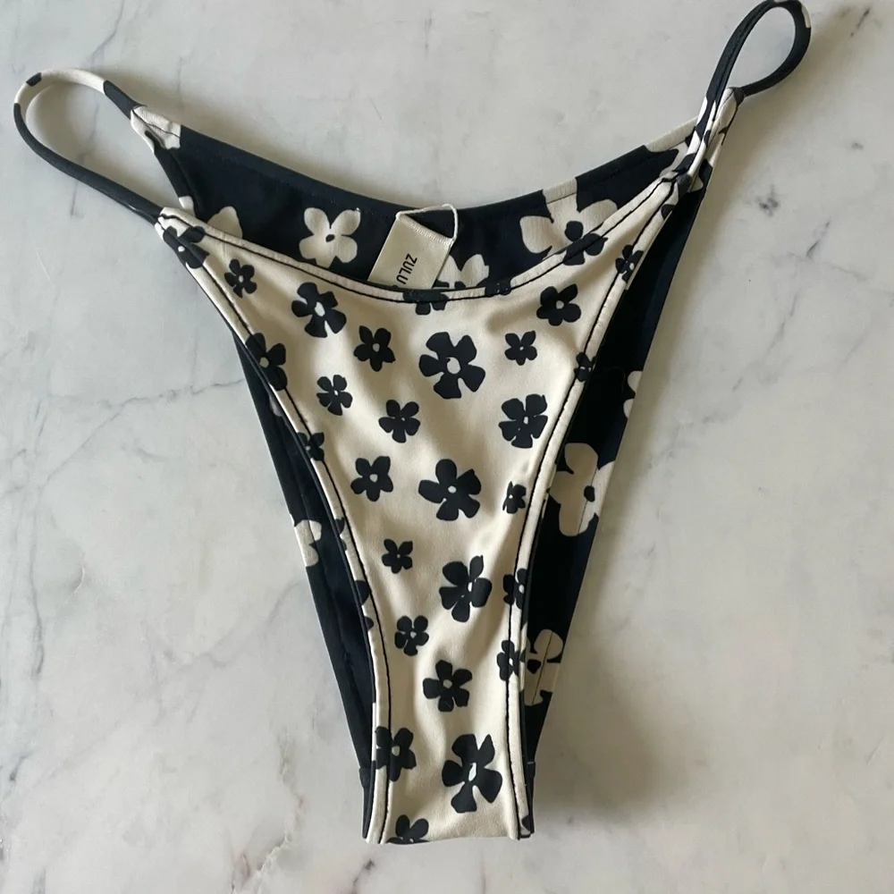 Zulu and Zephyr Black & Bone Flower Reversible Curve String Brief US6 - Picture 2 of 3